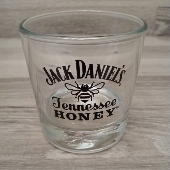 Jack Daniels Tennessee Honey Glass Set - Picture 3 of 10